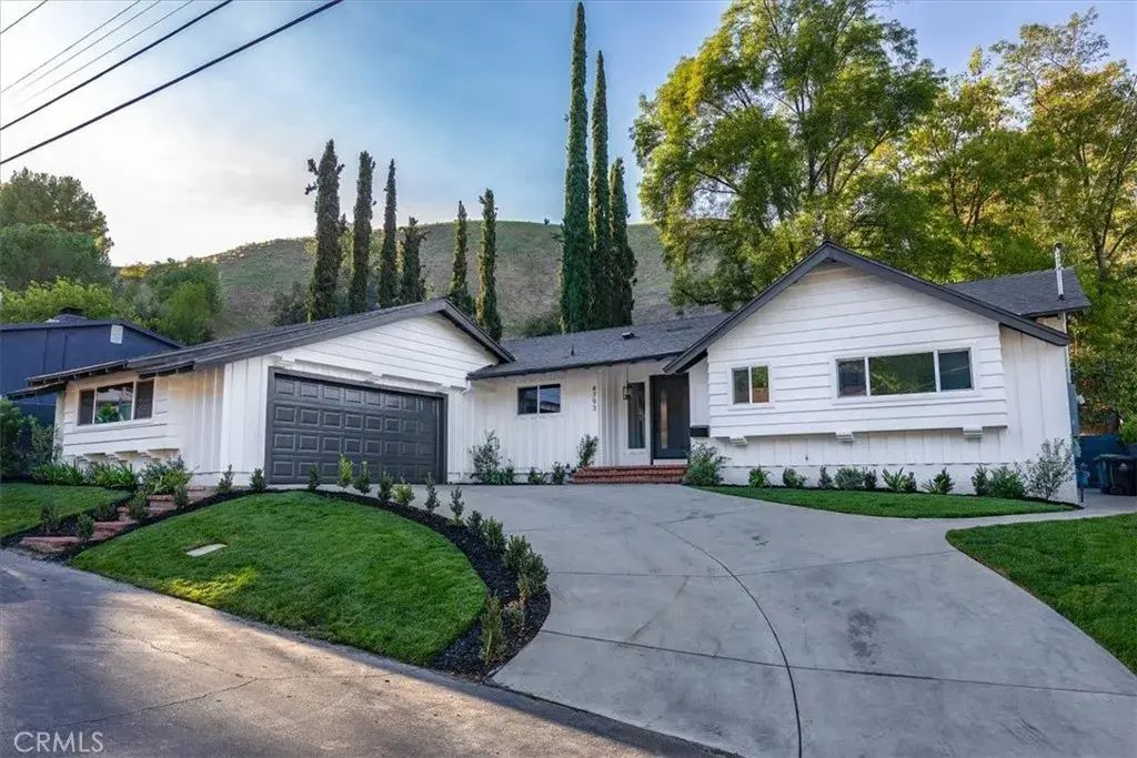4793 Excelente Drive, Woodland Hills