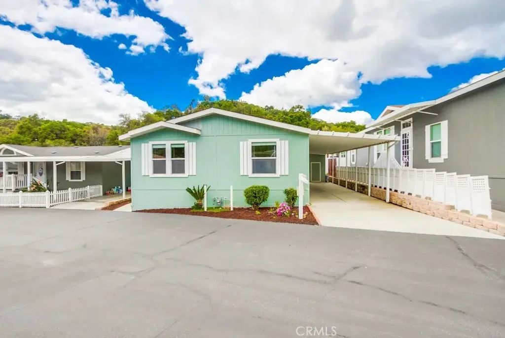 3909 Reche 185, Fallbrook