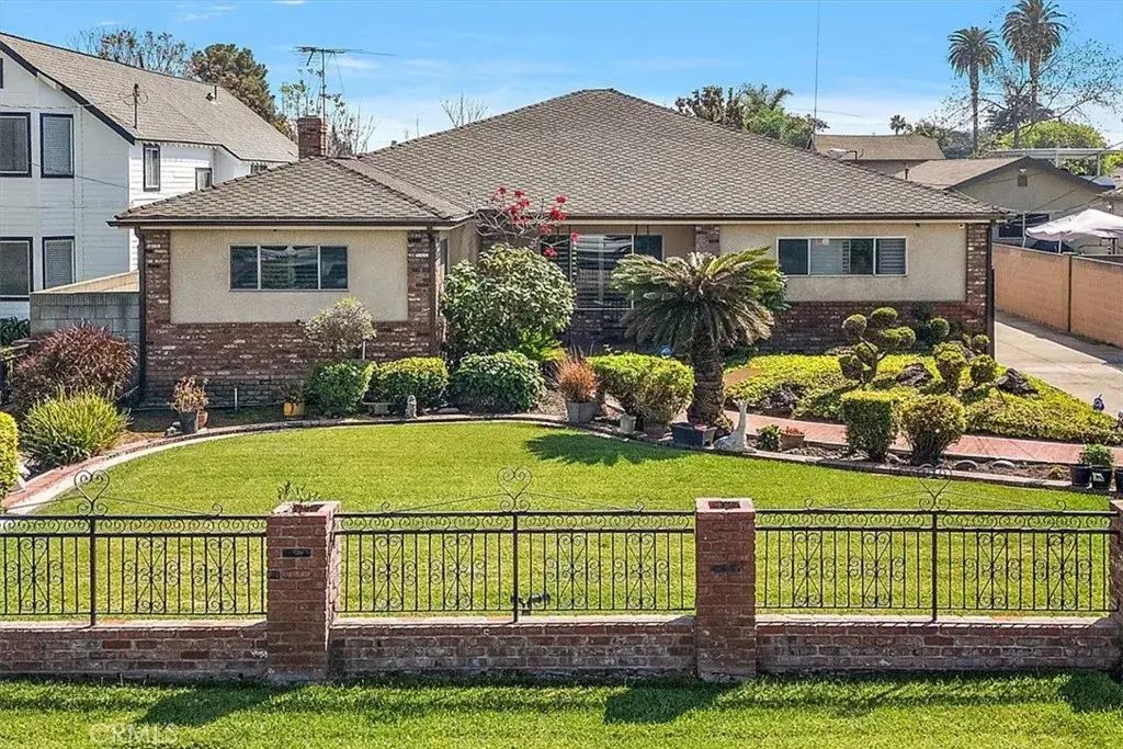 420 W Tichenor Street, Compton