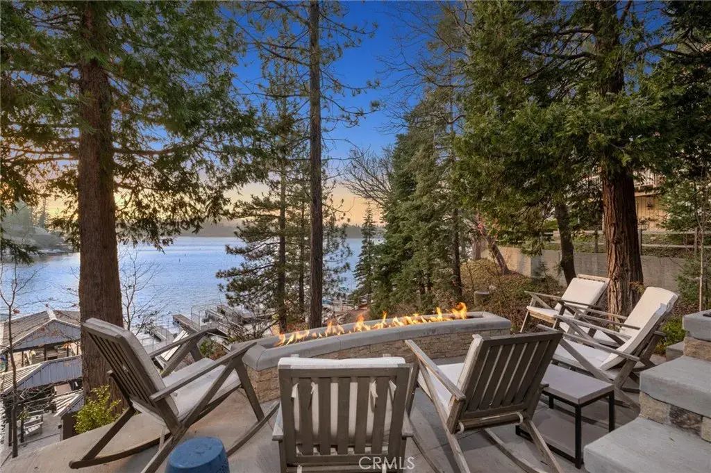 496 North State Highway 173, Lake Arrowhead