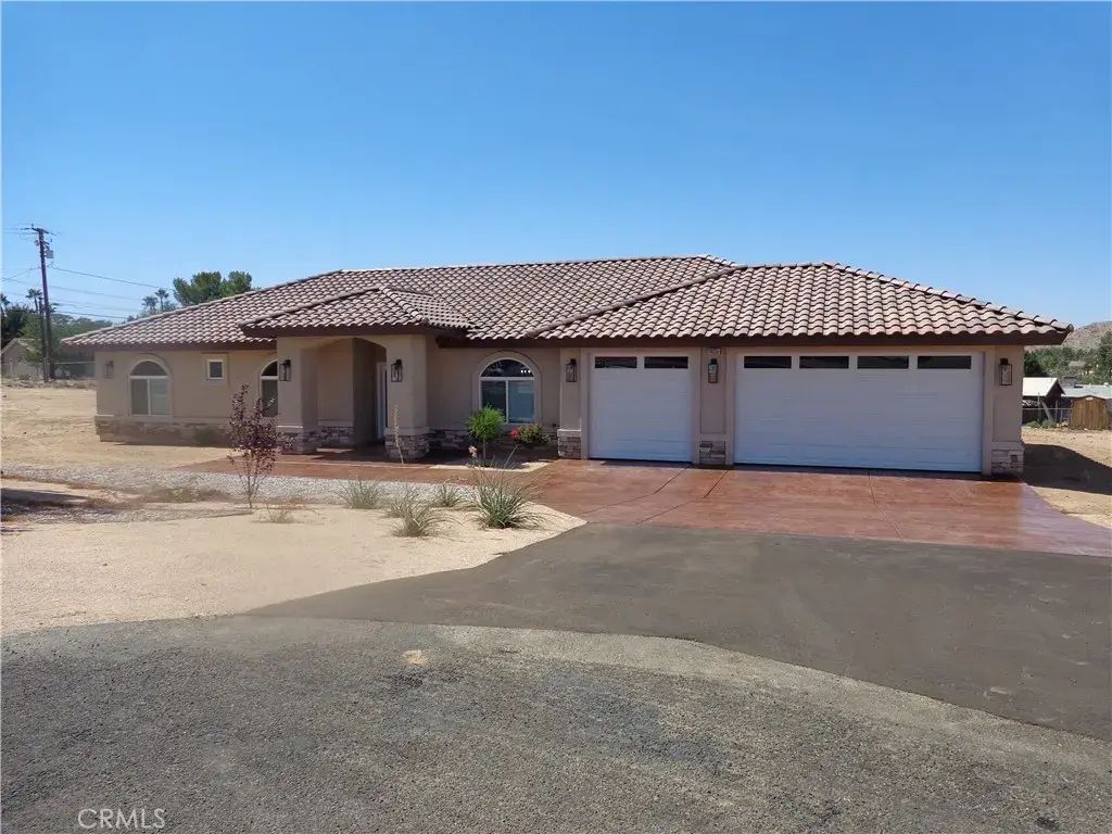 18255 Winnetka, Apple Valley