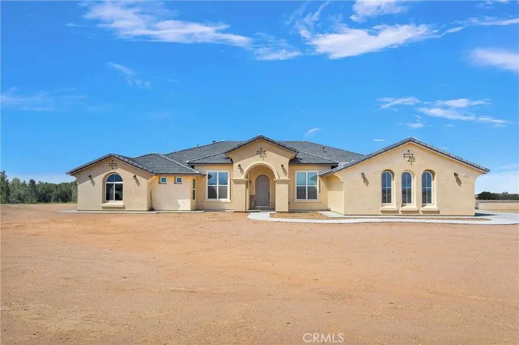 12752 Farmington Street, Oak Hills