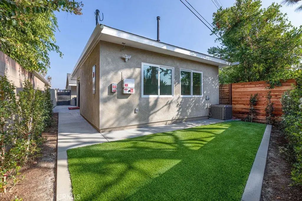 522 N Maplewood Street, Orange