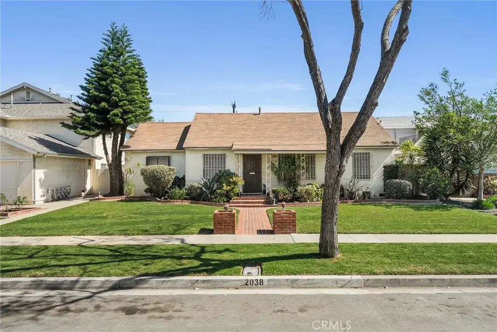 2038 San Anseline, Long Beach