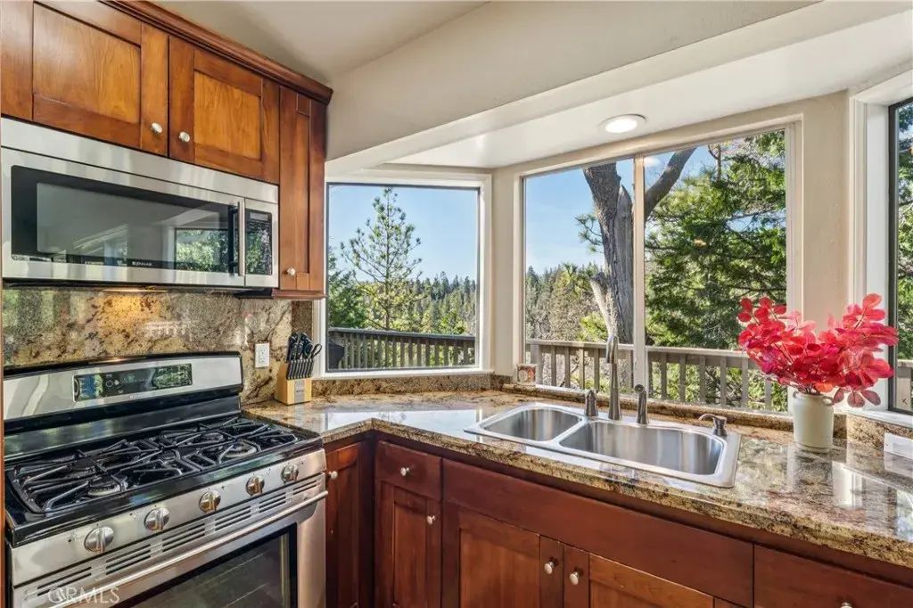 27391 Peninsula, Lake Arrowhead