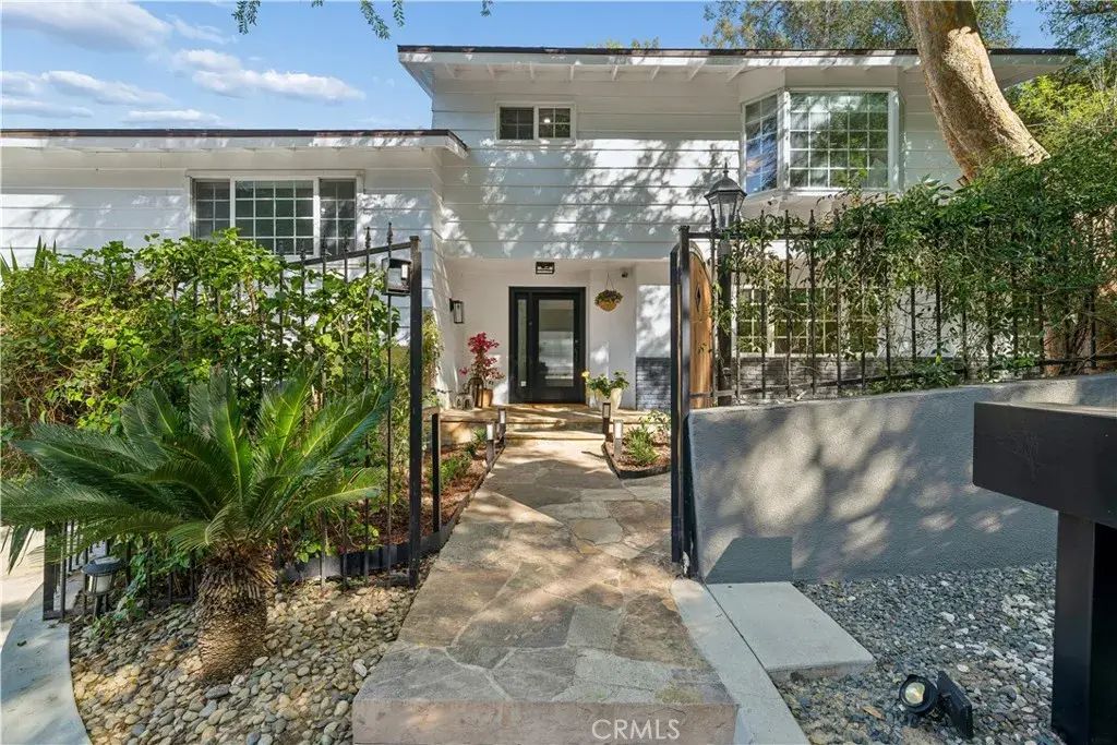 4590 Ensenada Drive, Woodland Hills