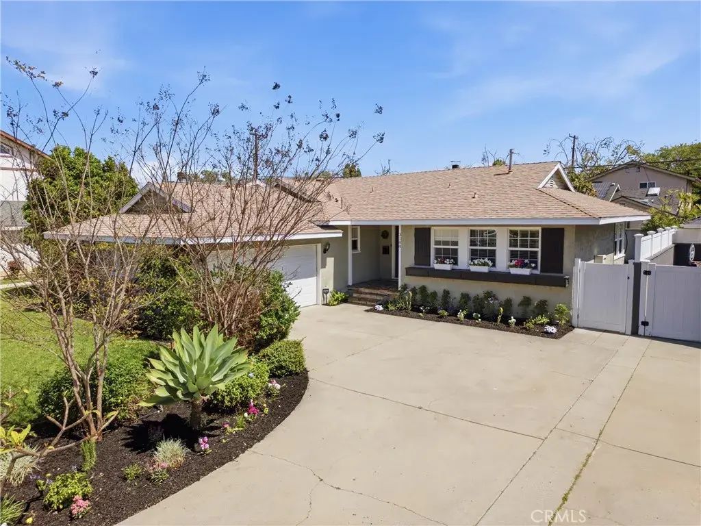 3108 Petaluma, Long Beach