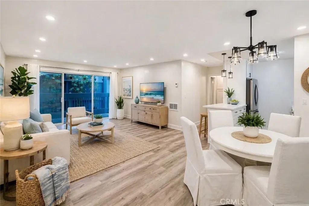 802 Camino Real 105, Redondo Beach