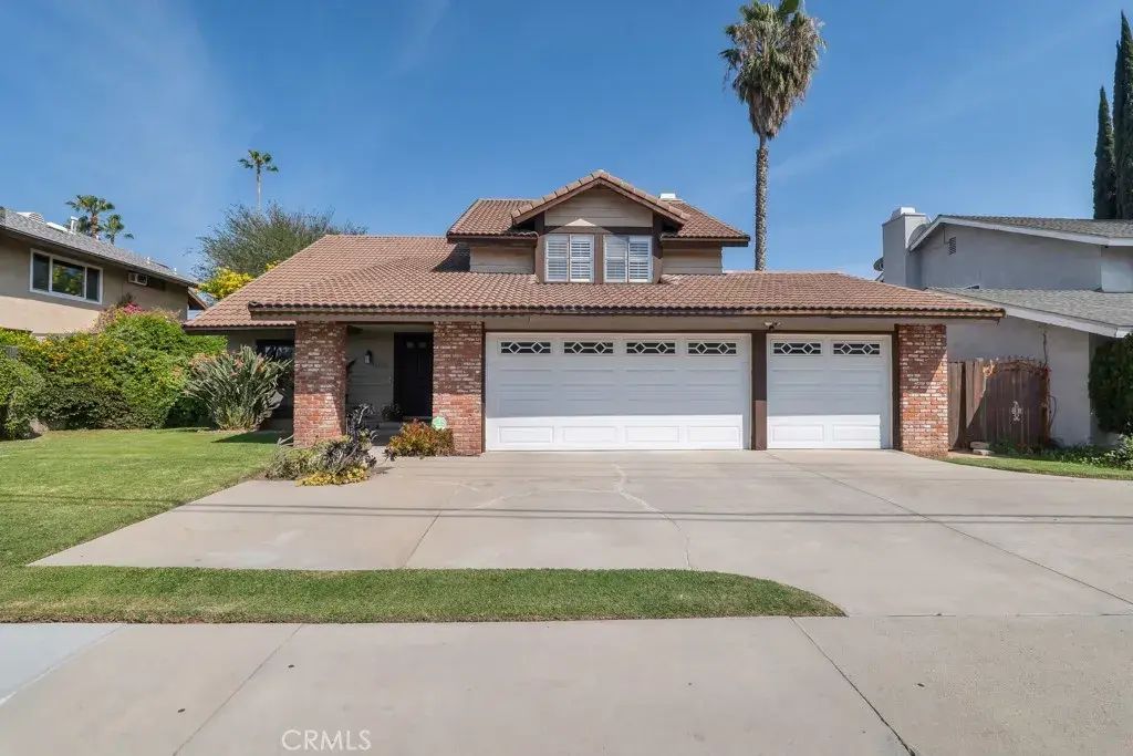7826 Winnetka, Winnetka