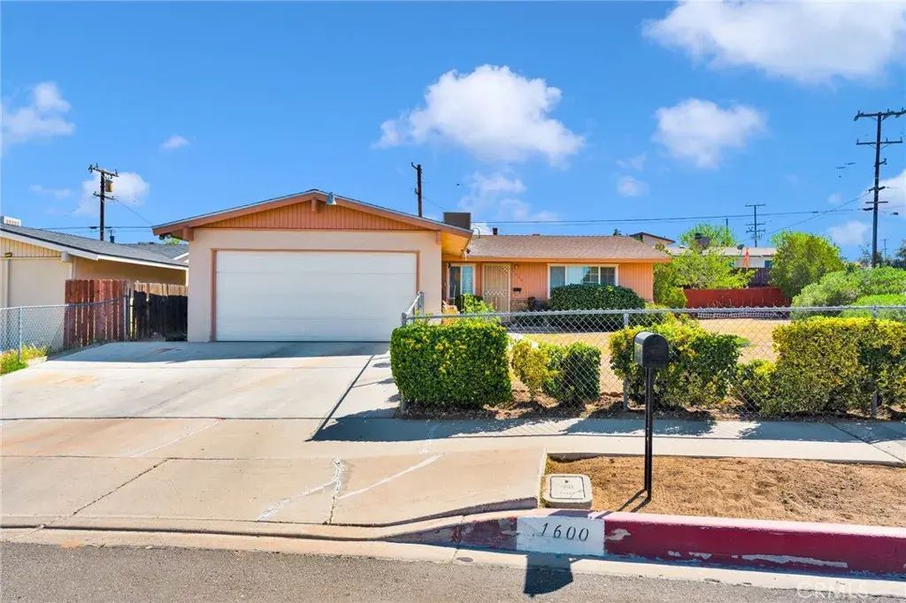 1600 De Anza Street, Barstow
