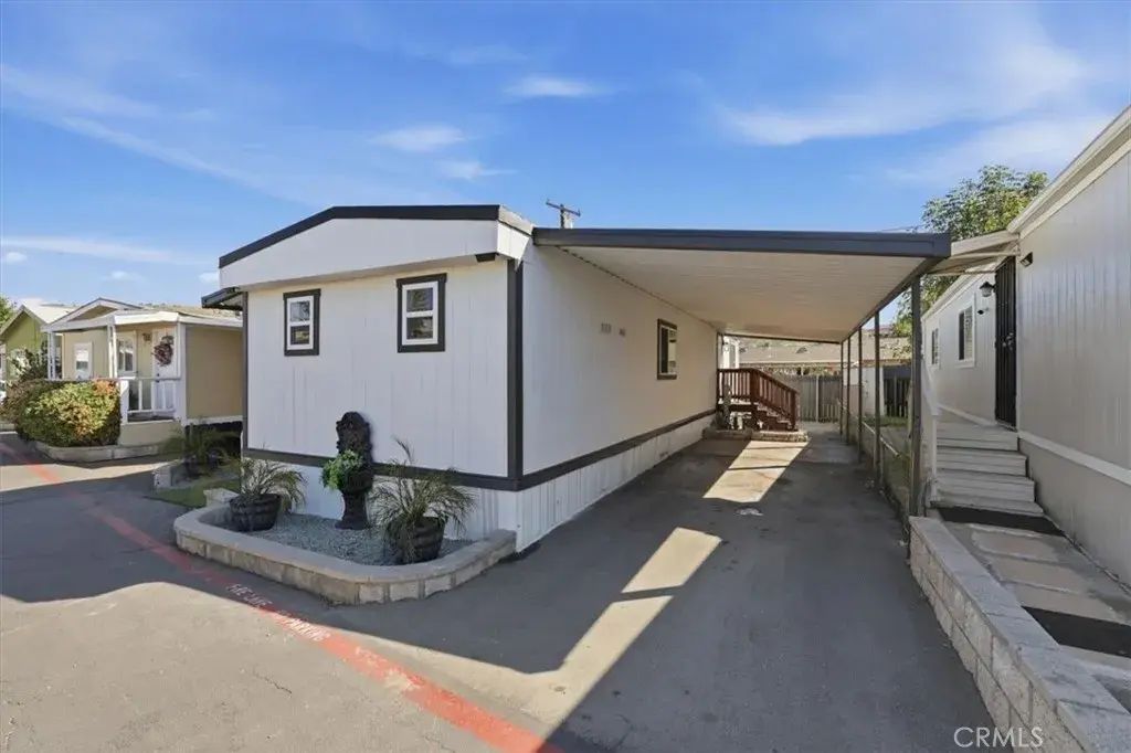 751 E Bradley 25, El Cajon