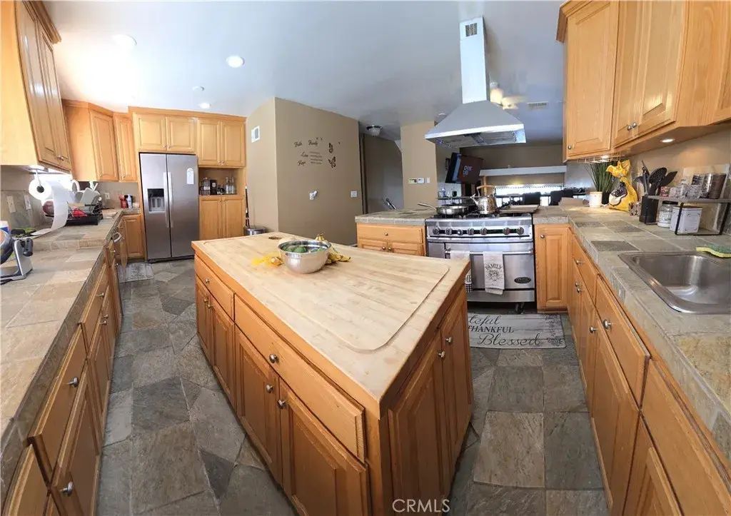 27657 Ironstone Drive 2, Canyon Country