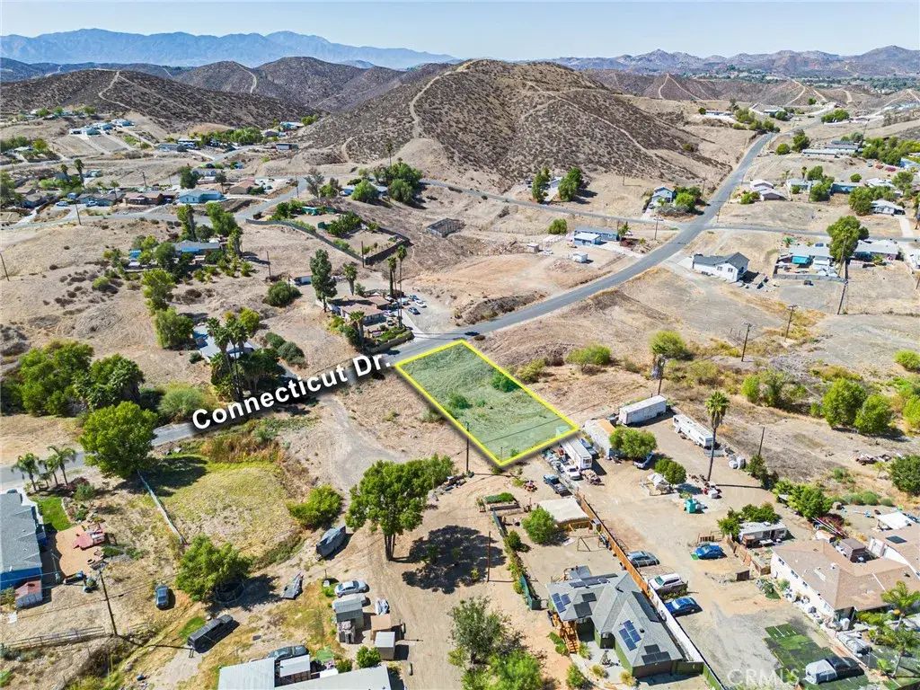 28492 Connecticut, Menifee