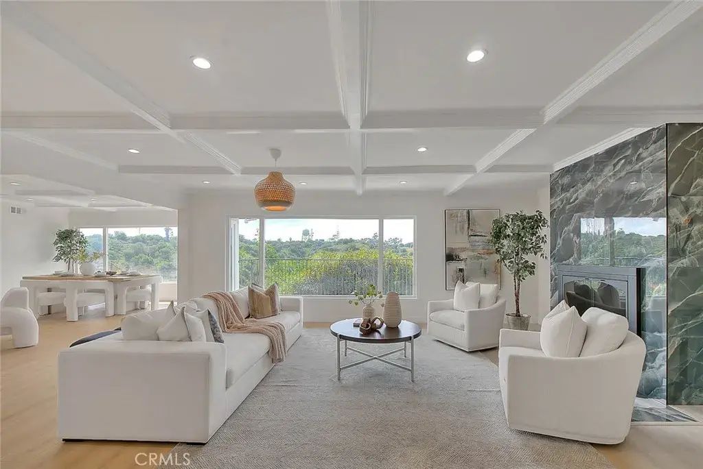 4701 Don Miguel, Los Angeles
