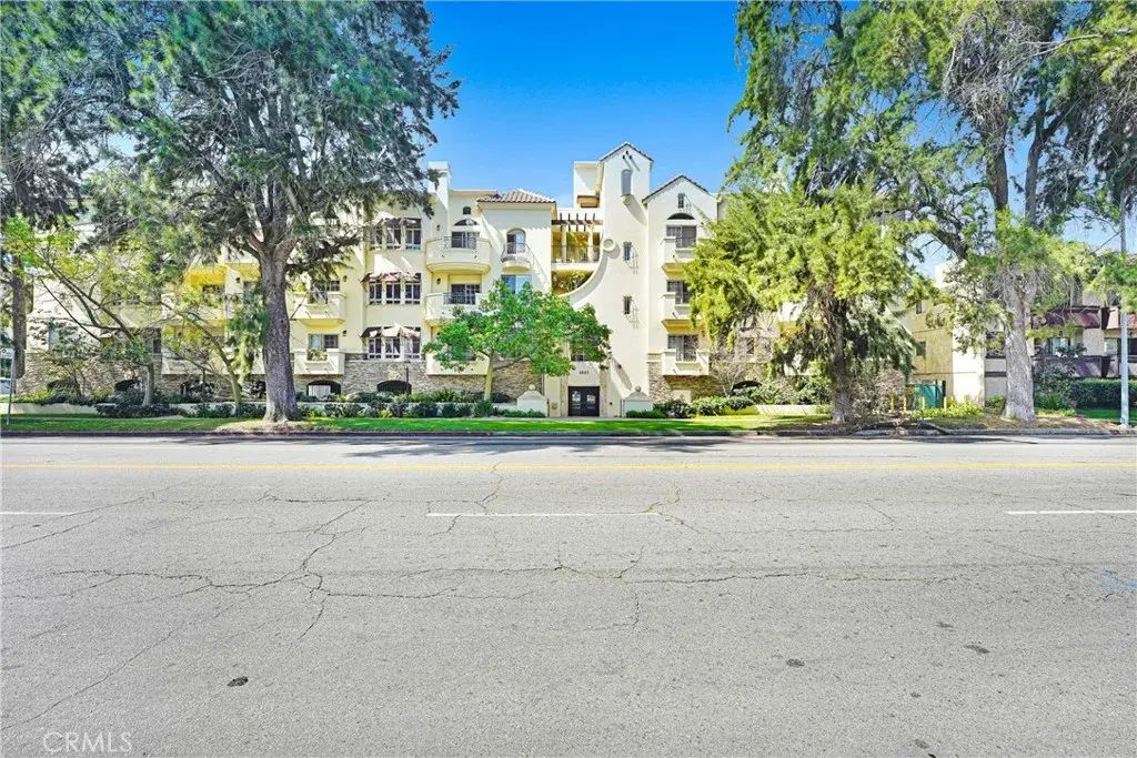 4601 Coldwater Canyon 207, Studio City