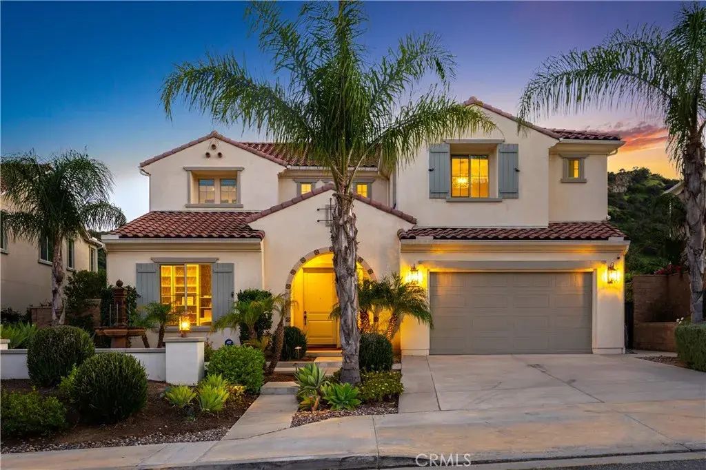 23942 Schoenborn, West Hills