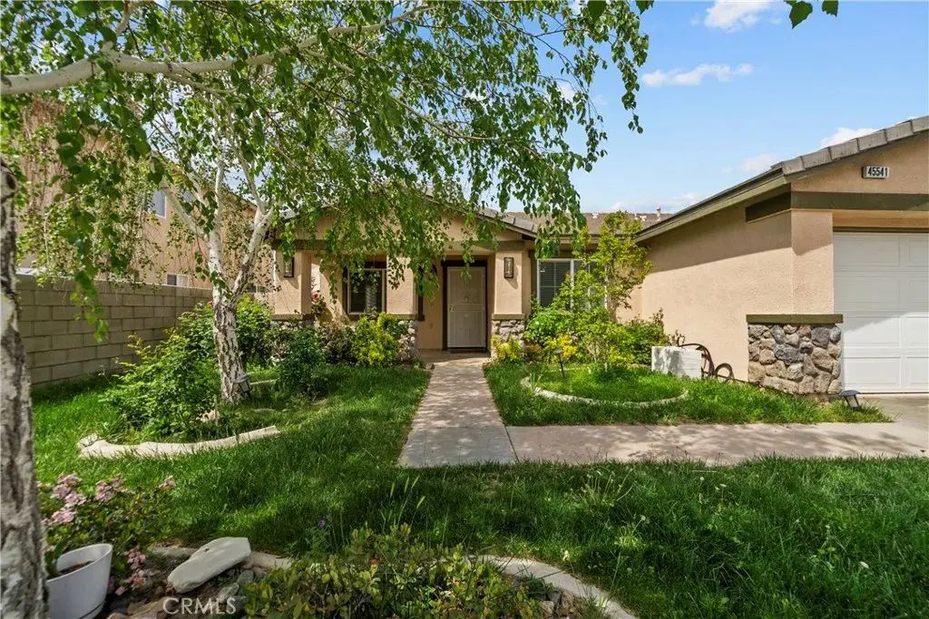 45541 Robinson Drive, Lancaster