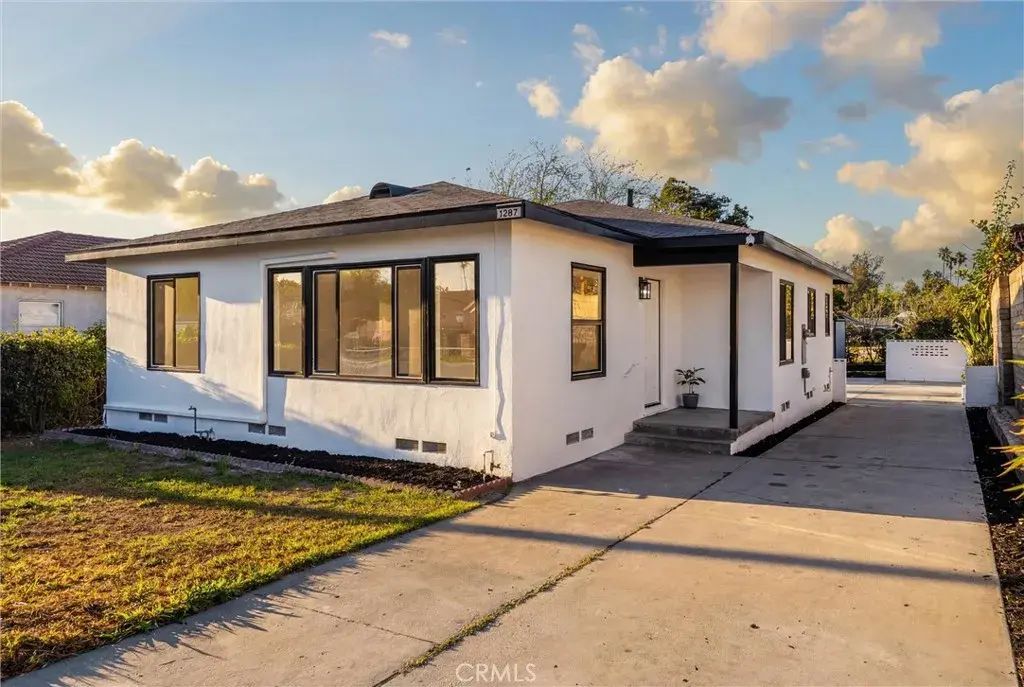 1287 W 8th, San Bernardino