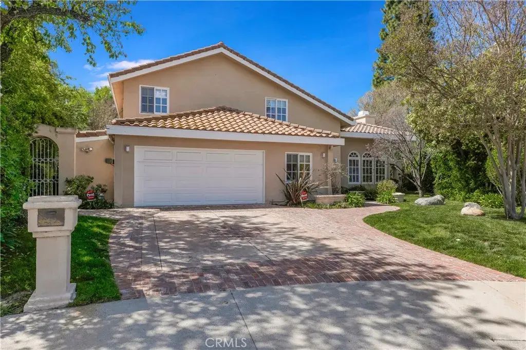 4525 Vista De Oro Avenue, Woodland Hills