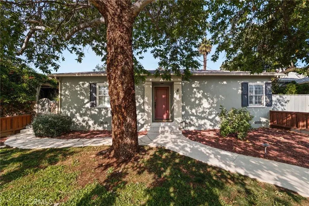 74 N N Buena Vista, Redlands