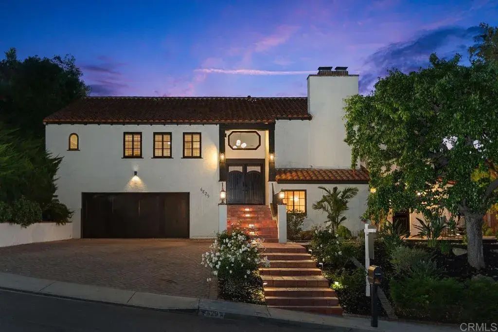 6829 Corintia Street, Carlsbad