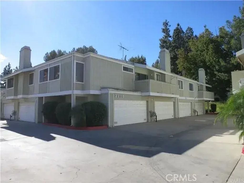 22141 Burbank 5, Woodland Hills