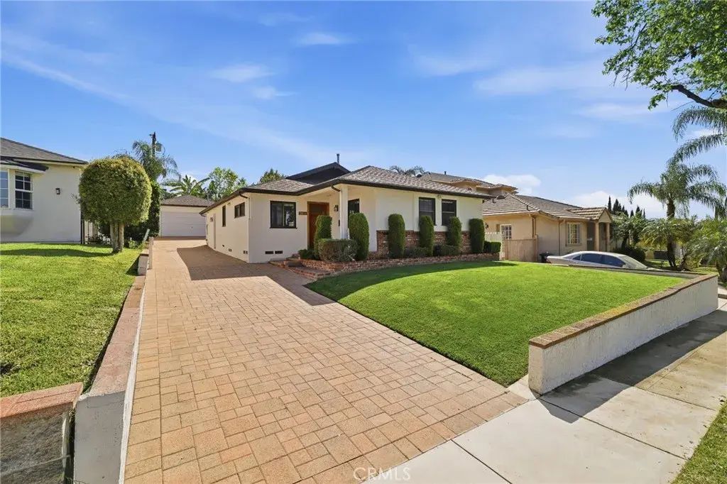 2844 N Brighton Street, Burbank