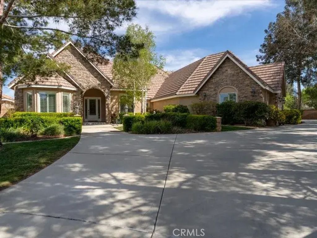 4107 Paddock Way, Lancaster