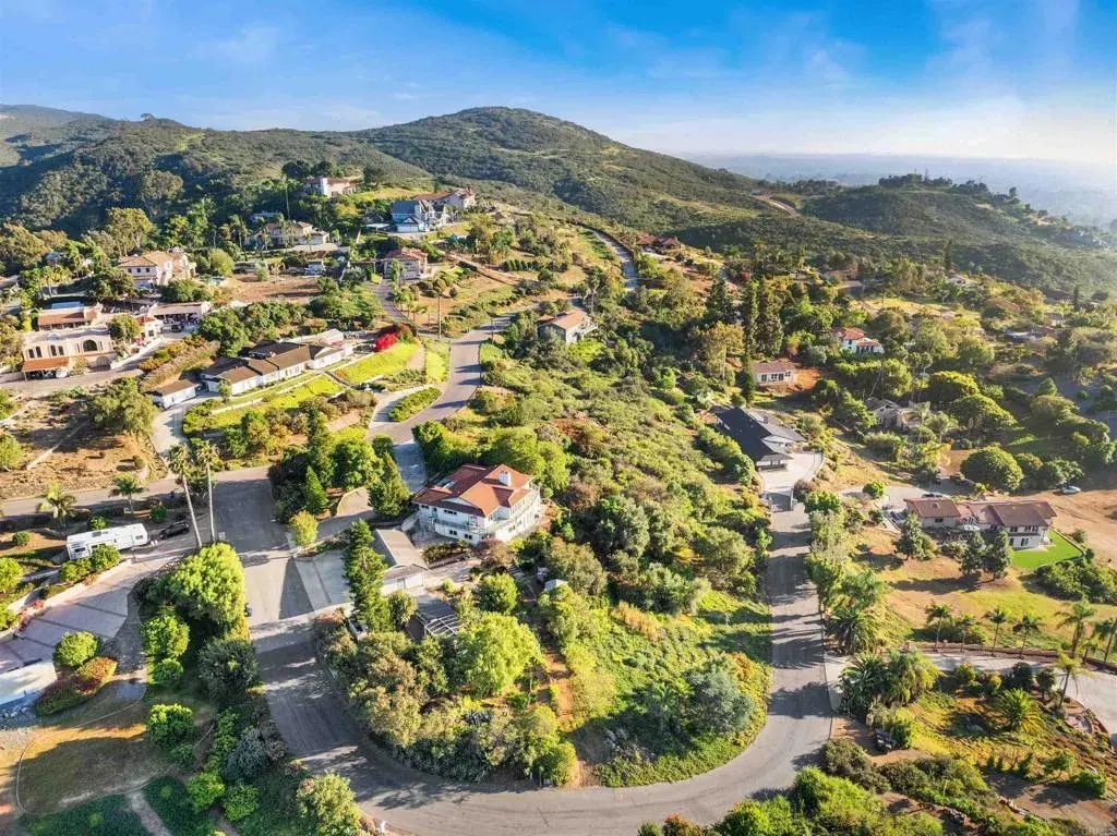2166 Camino Cantera, Vista