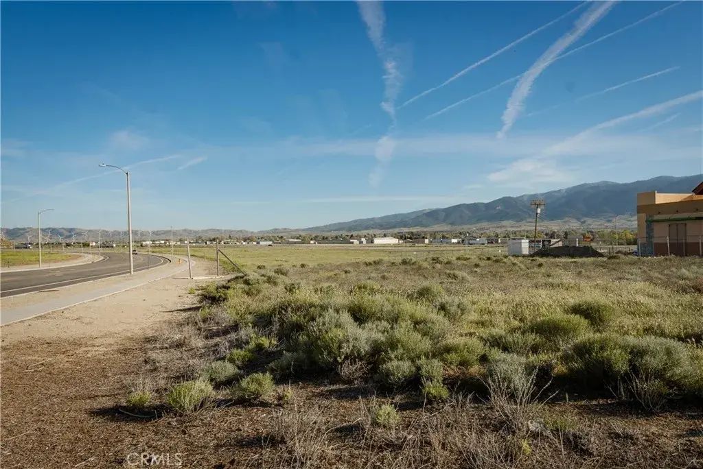 8 Challenger Drive, Tehachapi