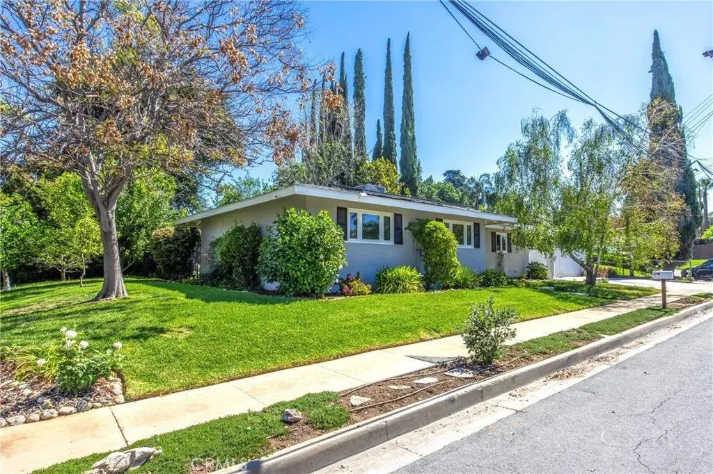 919 Chestnut Avenue, Redlands