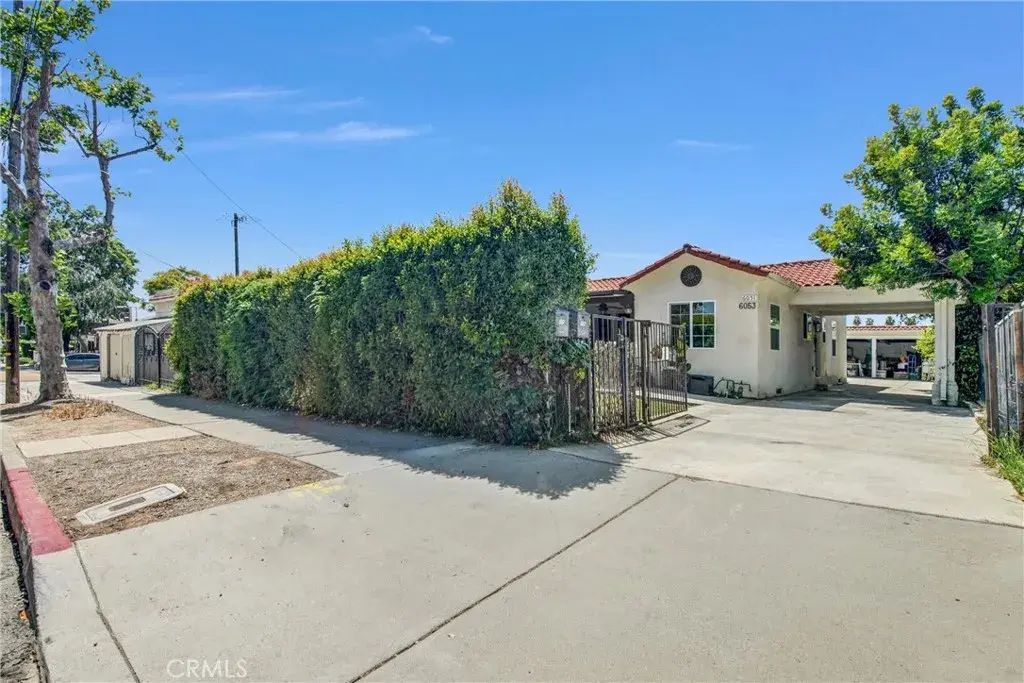 6051 Pickering, Whittier