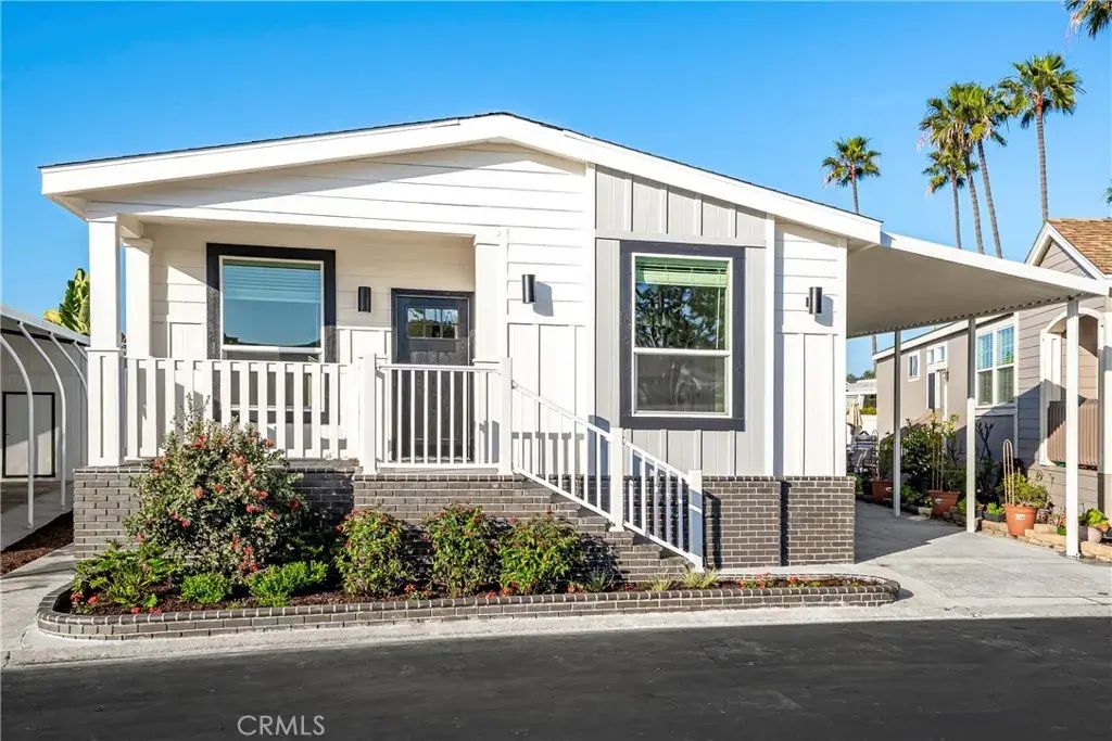 7205 Santa Barbara, Carlsbad