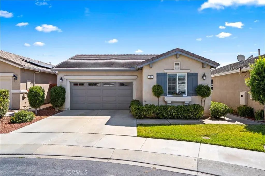212 Hoch Way, Hemet