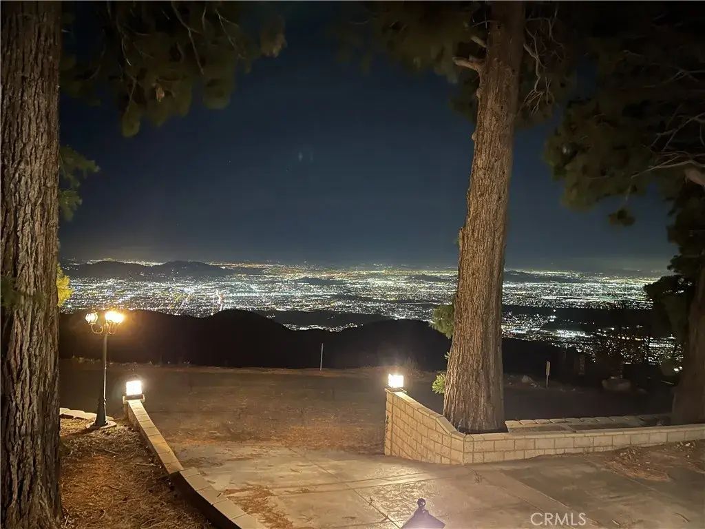 22988 Valley View, Crestline