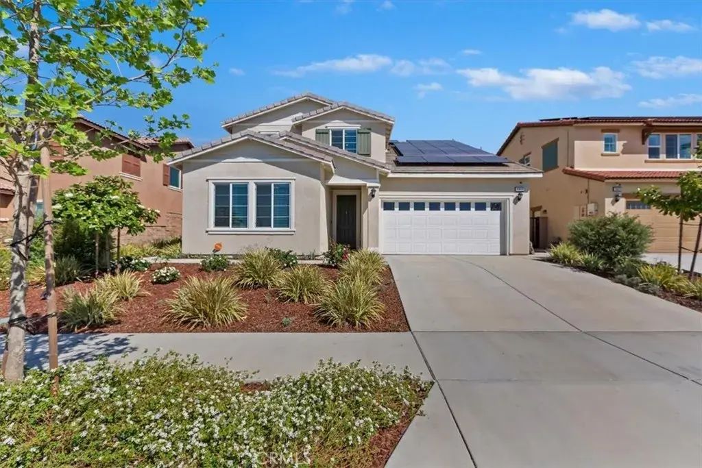 15816 Parry Peak, Fontana