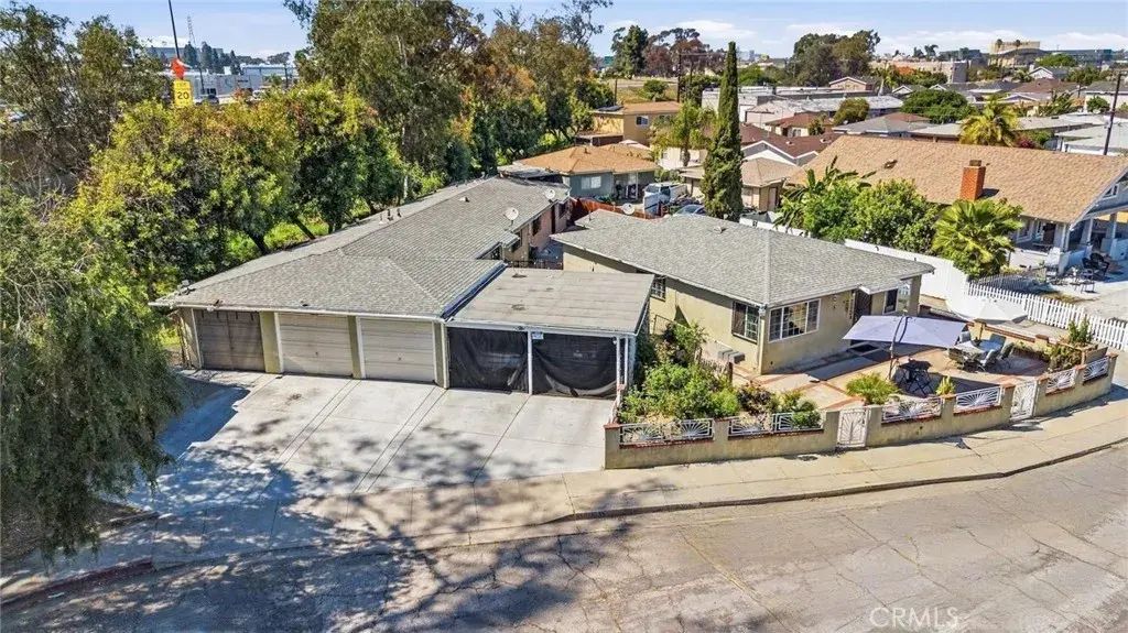 15615 Firmona, Lawndale