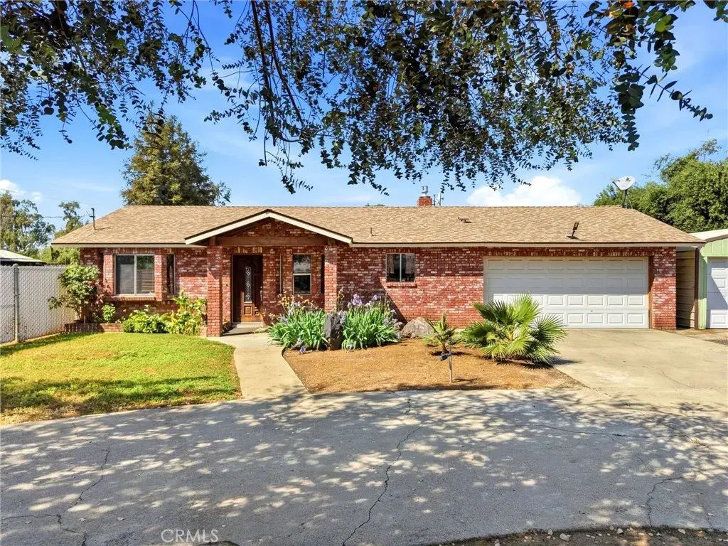 24053 Road 212, Lindsay