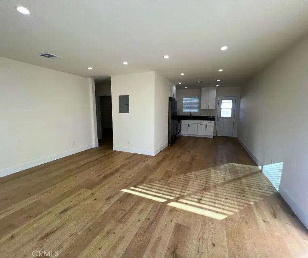 6705 Denny Ave, North Hollywood