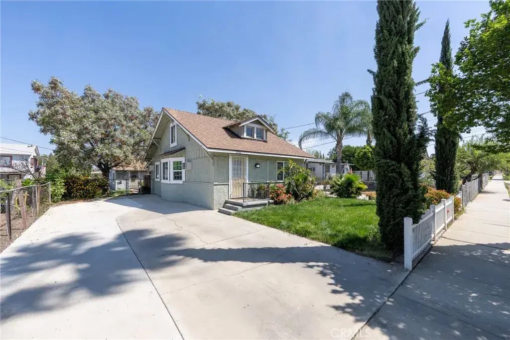 3751 Mckenzie Street, Riverside