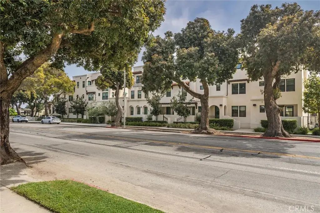 1530 E Thompson Boulevard, Ventura