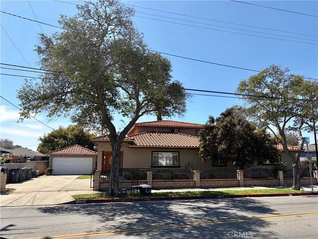1042 W Mcfadden, Santa Ana
