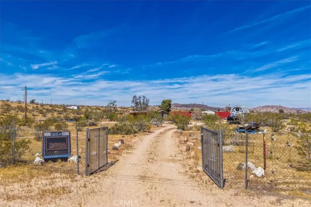 1022 Chuckawalla Road, Landers