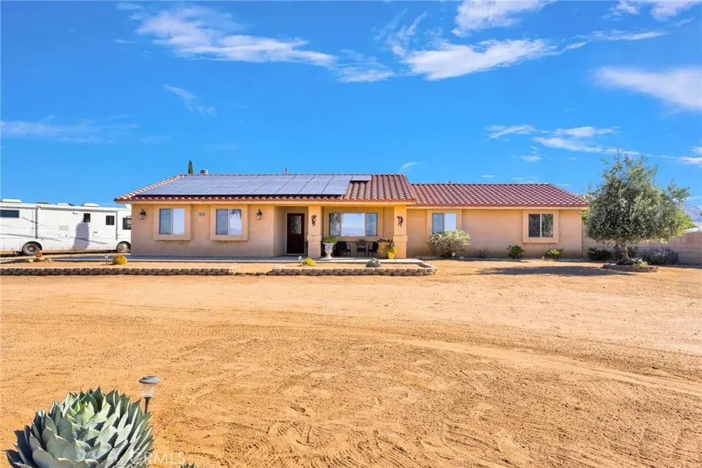 16535 Candlewood, Apple Valley