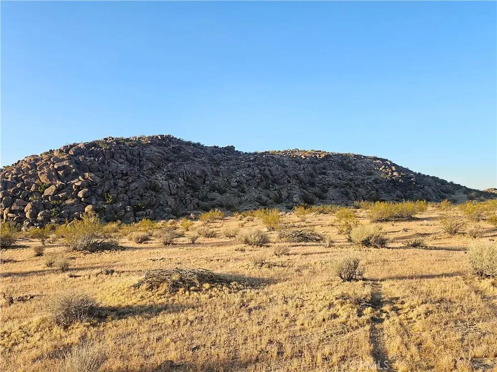 28 Saddle Rock, Lucerne Valley