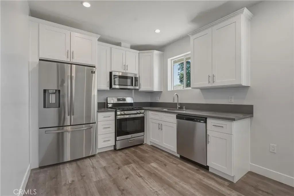 19835 Blythe, Winnetka