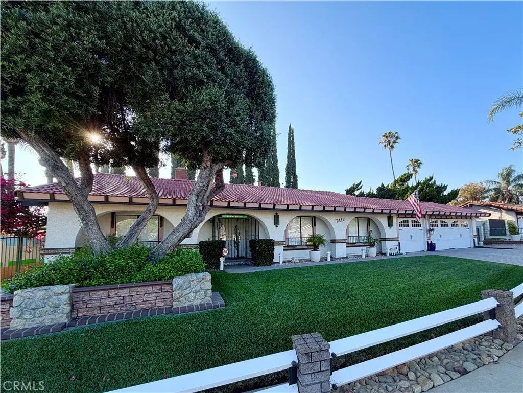 2117 Capuchin Way, Claremont