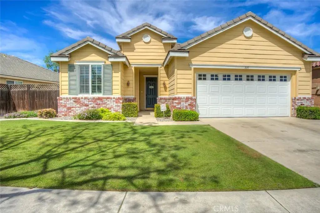 331 Hollyhill Drive, Bakersfield