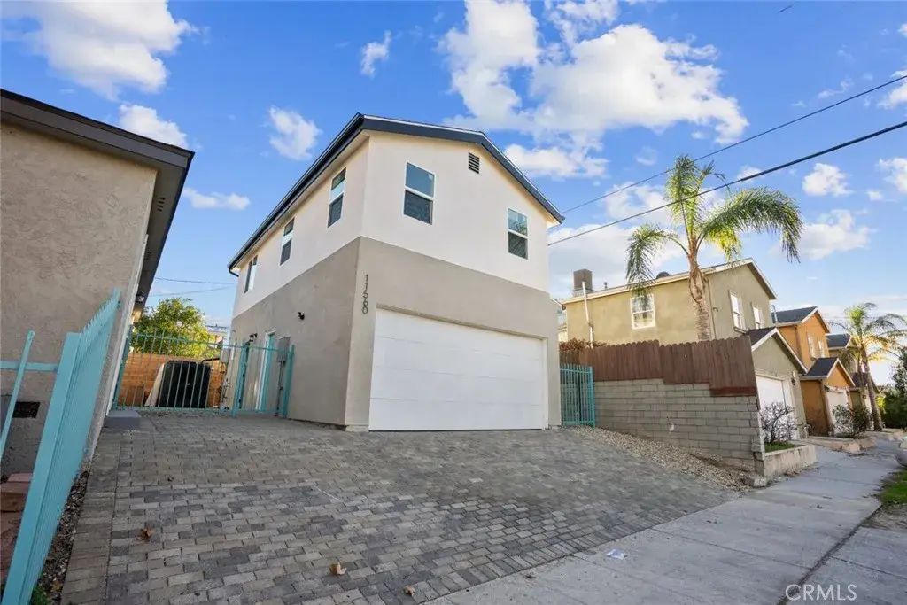 11560 Archwood Street, North Hollywood