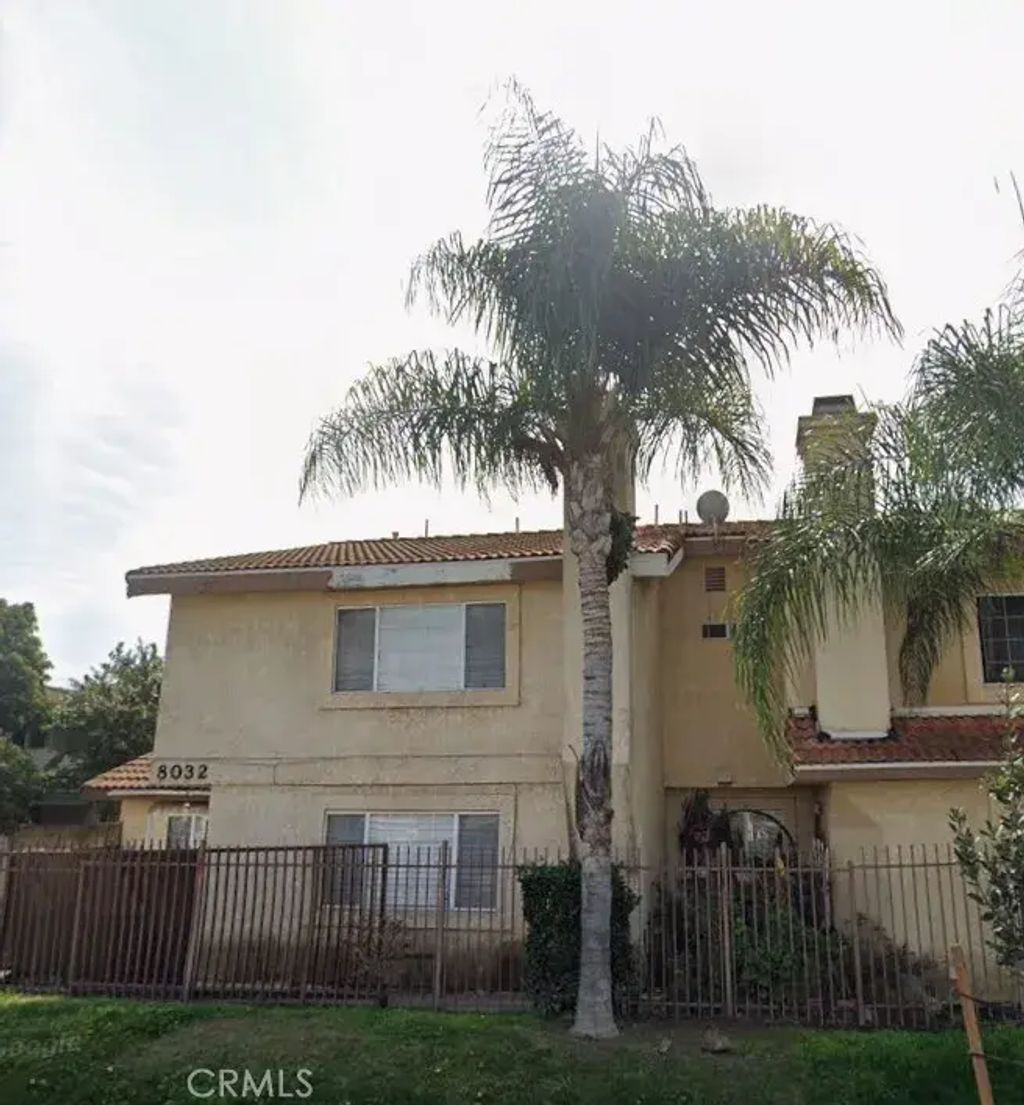8032 Rose 17, Paramount